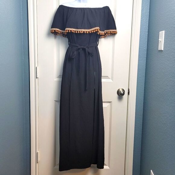 NWOT- HOT & DELICIOUS Off The Shoulder Dress - Picture 1 of 11